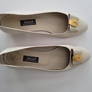 Vintage BALLY MUSETA Cream Flats (10)